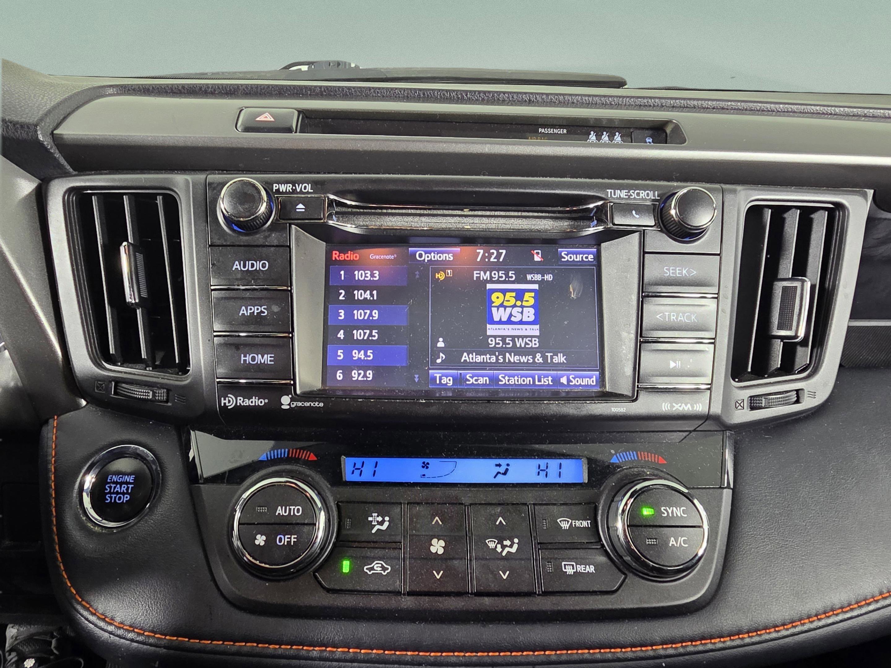 Used 2018 Toyota RAV4 SE image 14