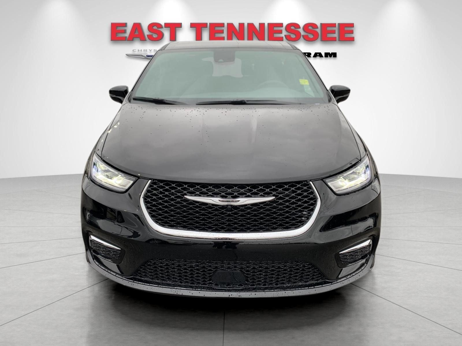 New 2026 Chrysler Pacifica Select image 8