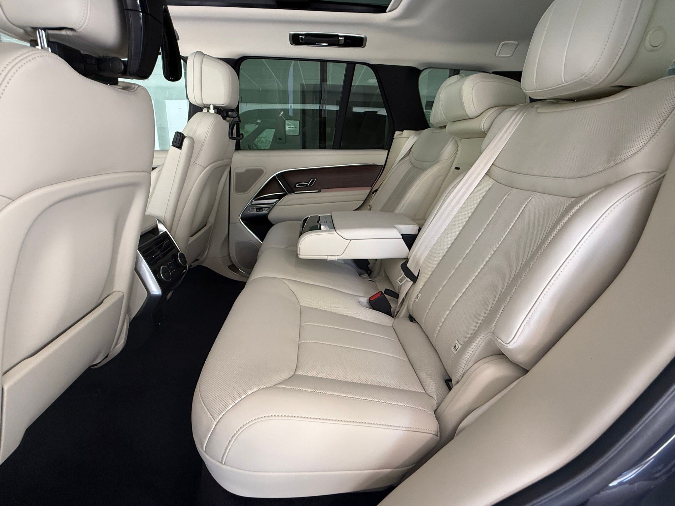 New 2026 Land Rover Range Rover SE AWD/4WD image 22