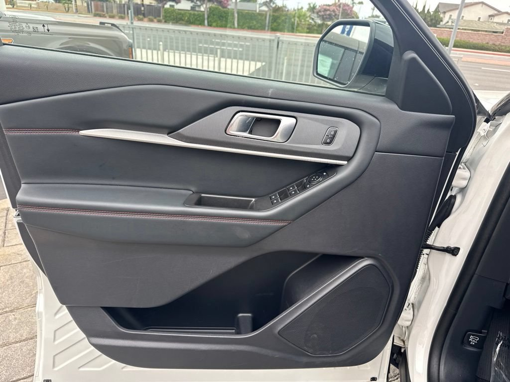 Used 2025 Ford Explorer ST-Line RWD image 14