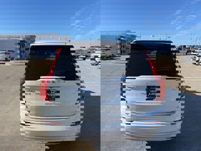 Used 2022 Volvo XC90 T6 Momentum image 5