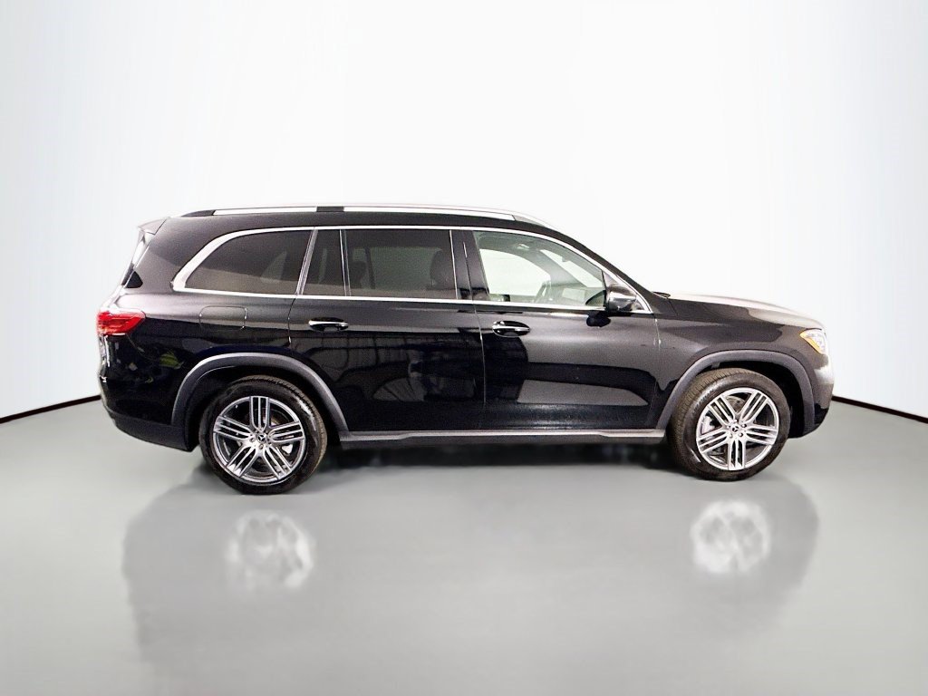 Used 2025 Mercedes-Benz GLS 450 4MATIC image 11
