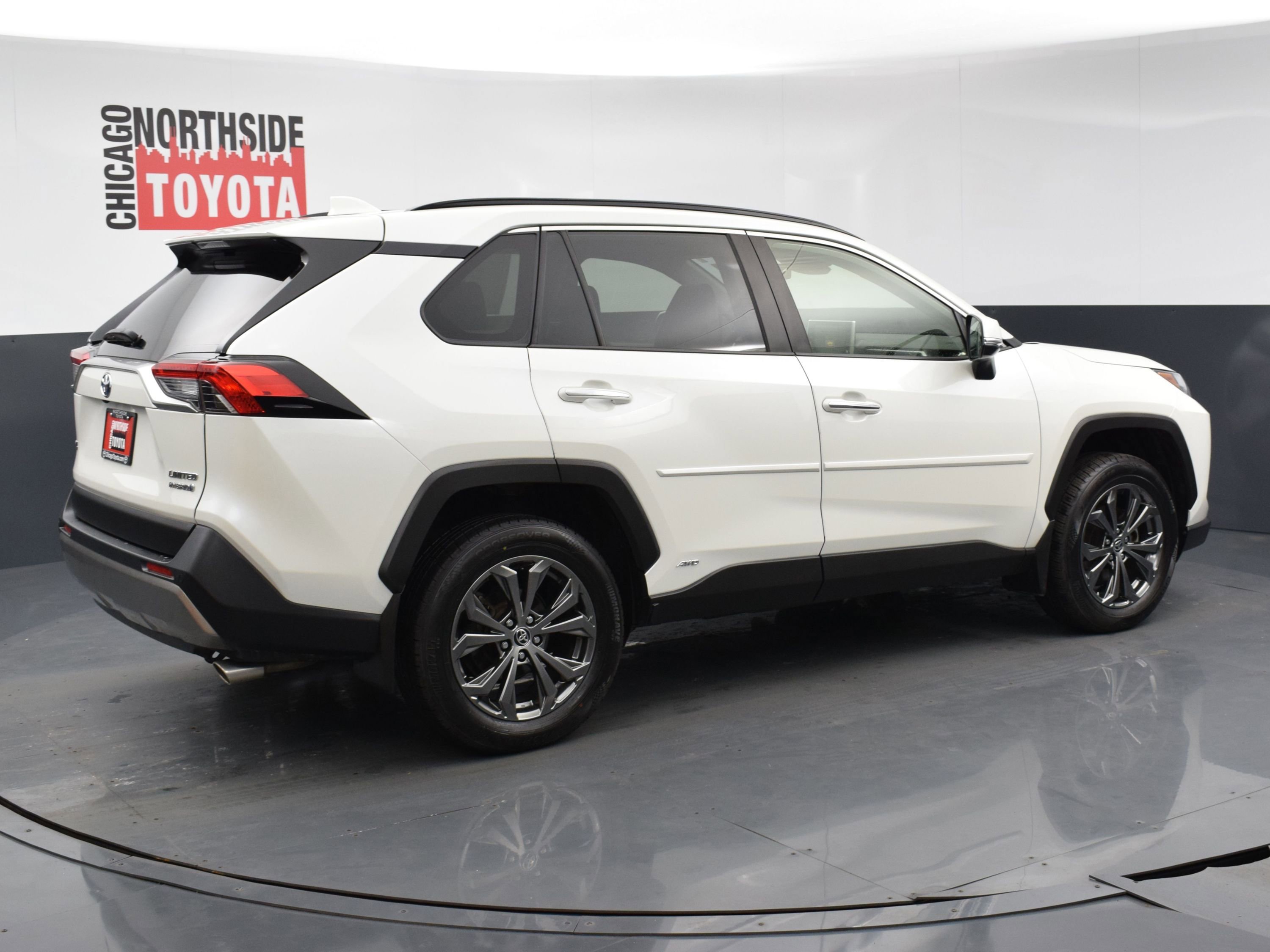 Used 2022 Toyota RAV4 Limited w/ Limited Grade Weather Package image 4