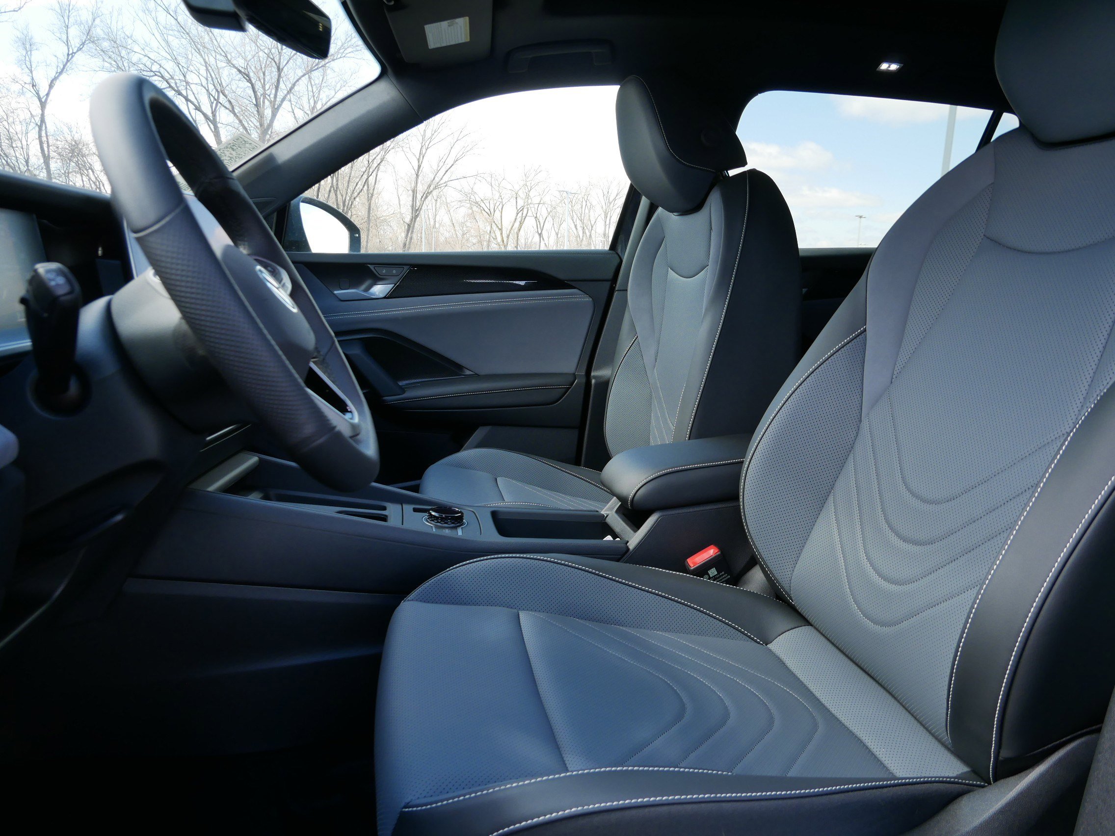 New 2026 Volkswagen Tiguan SE R-Line image 4