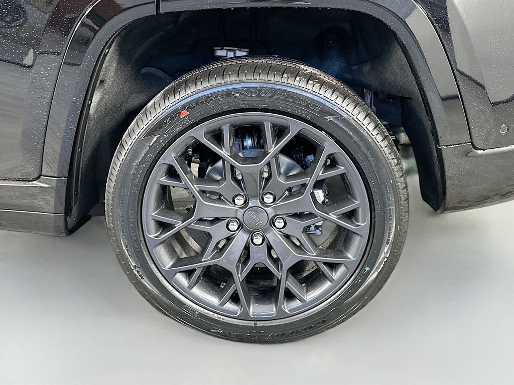 New 2026 Jeep Grand Cherokee Summit AWD/4WD image 17