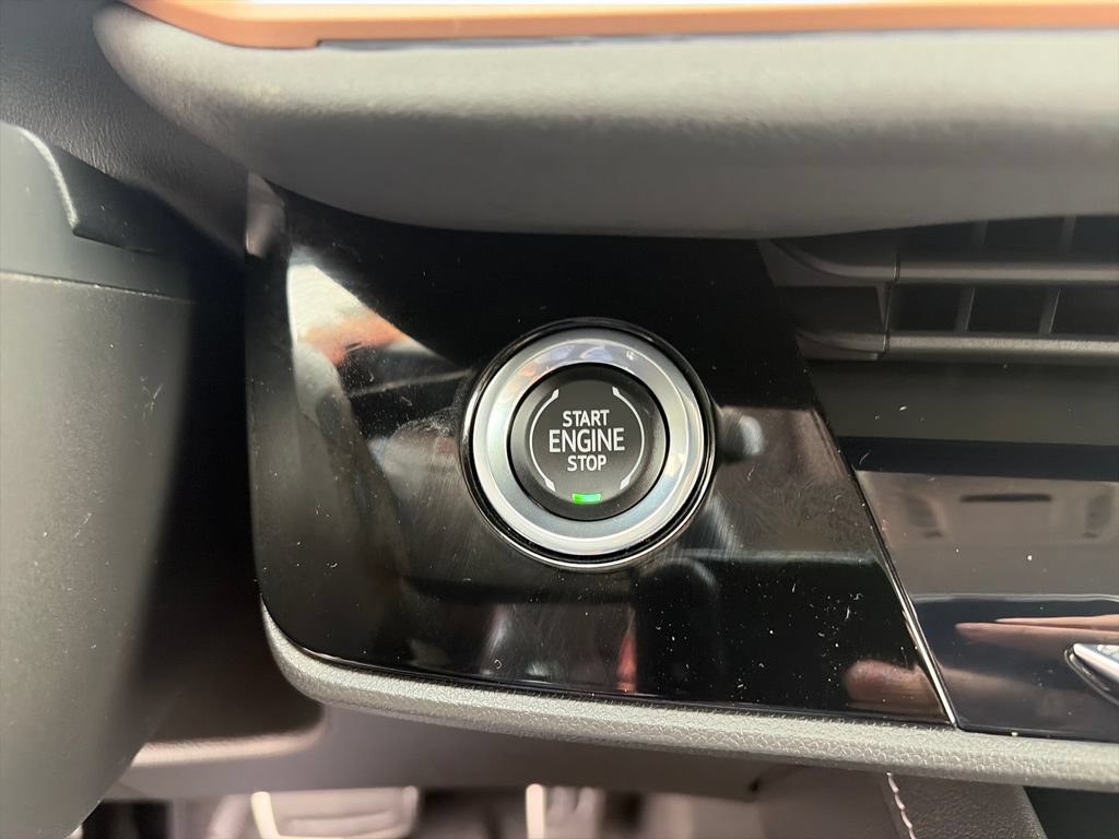 Certified 2025 Buick Envision Sport Touring AWD/4WD image 26
