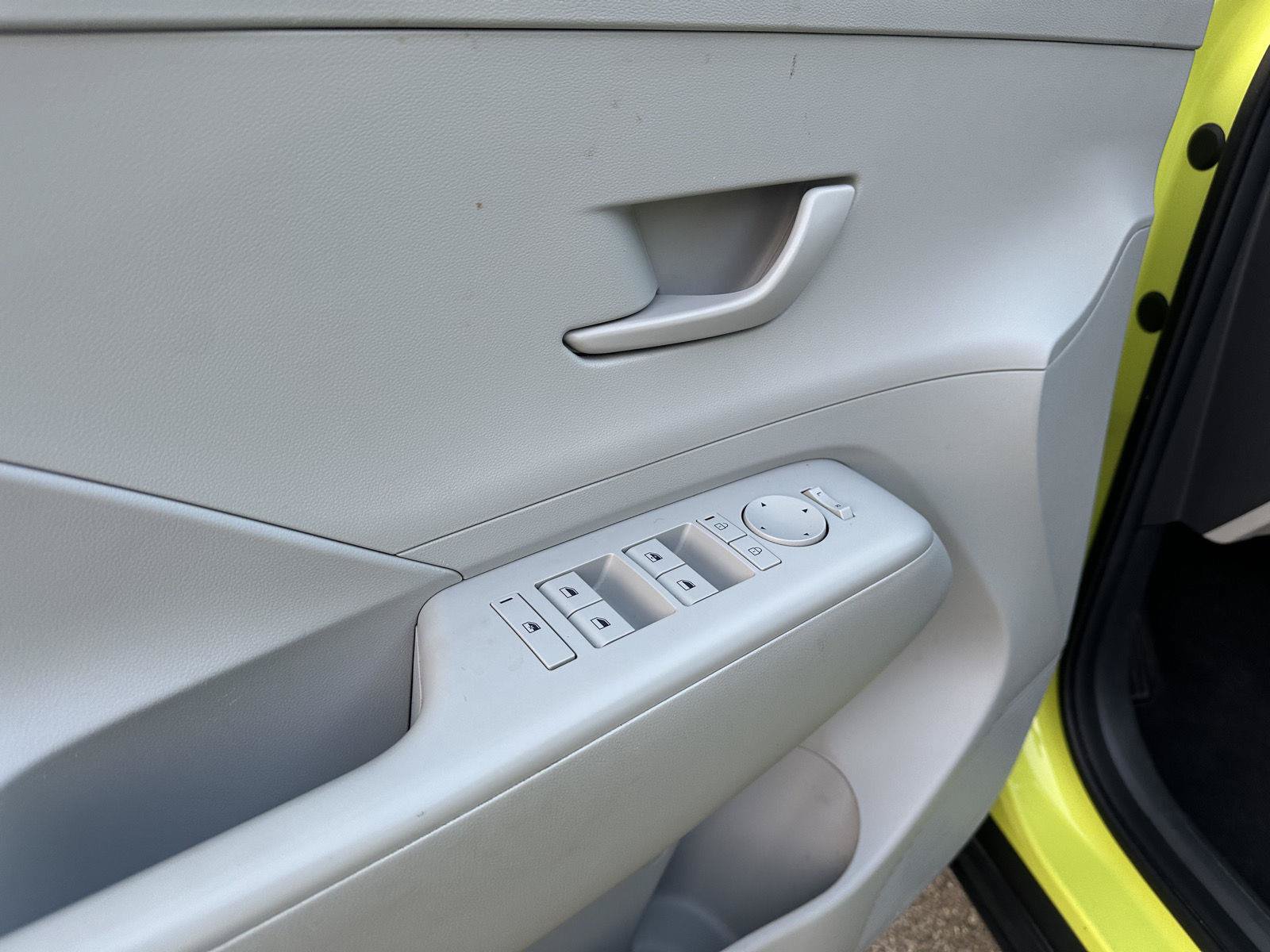 Used 2024 Hyundai Kona SEL AWD/4WD image 15