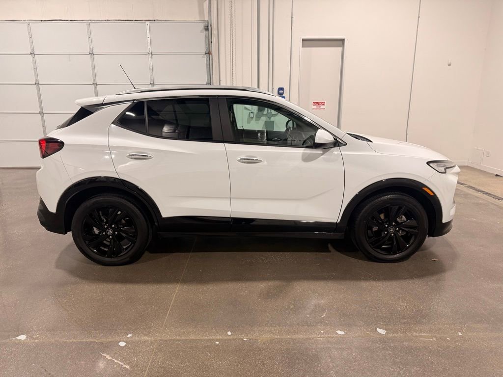 Used 2024 Buick Encore GX Sport Touring image 4