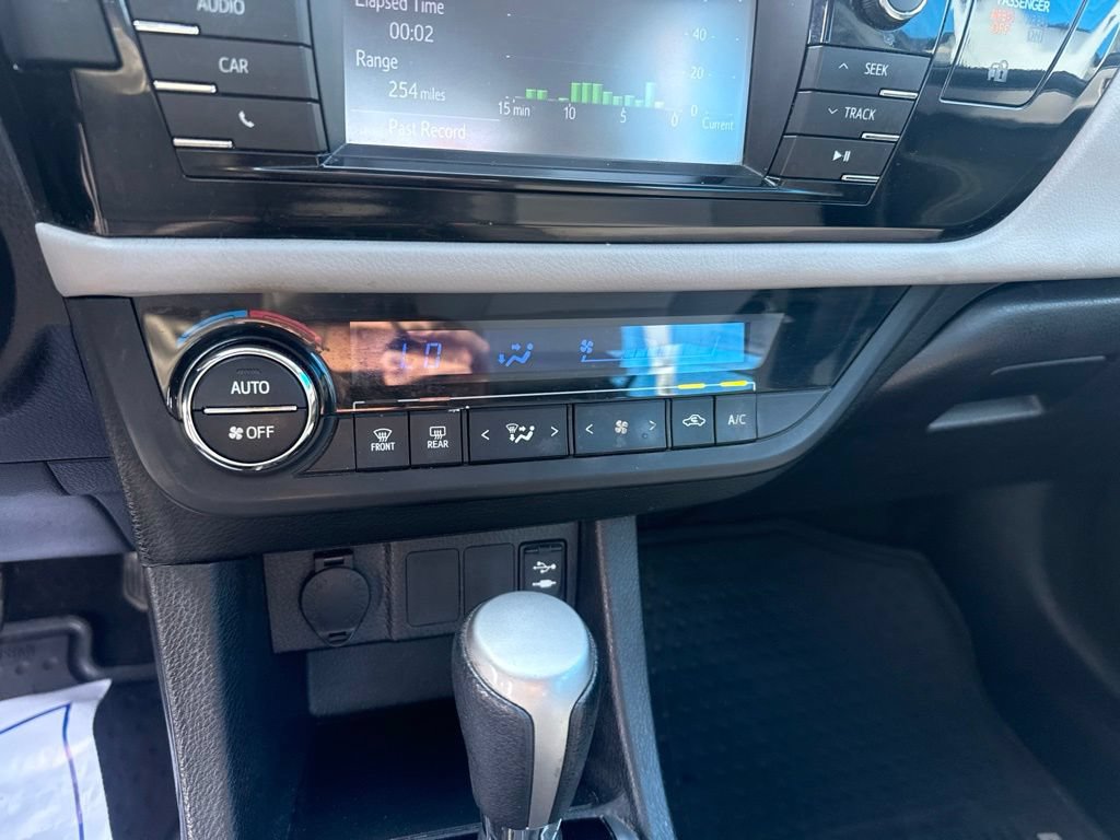 Used 2015 Toyota Corolla LE FWD image 27