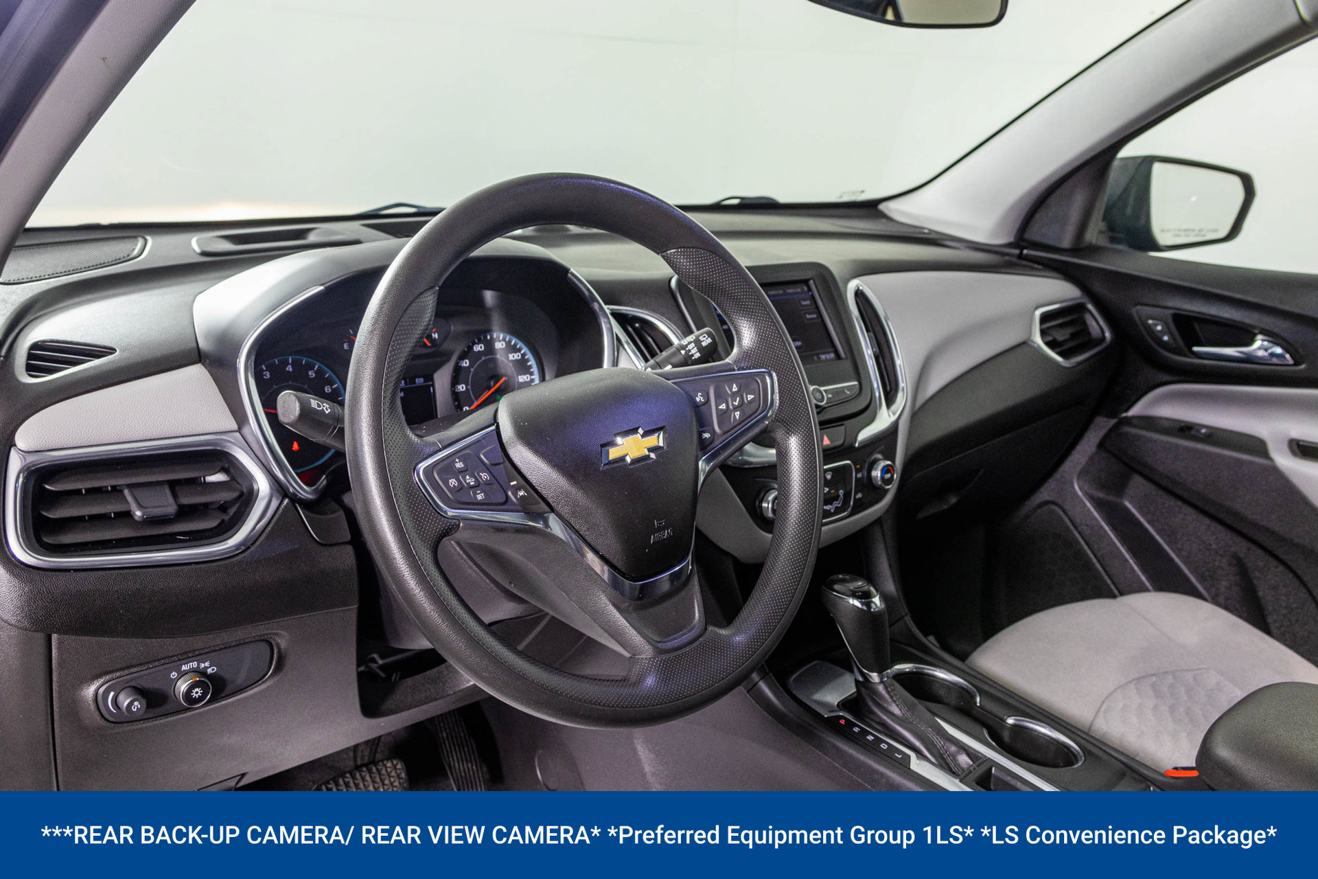 Used 2020 Chevrolet Equinox LS w/ LS Convenience Package FWD image 4