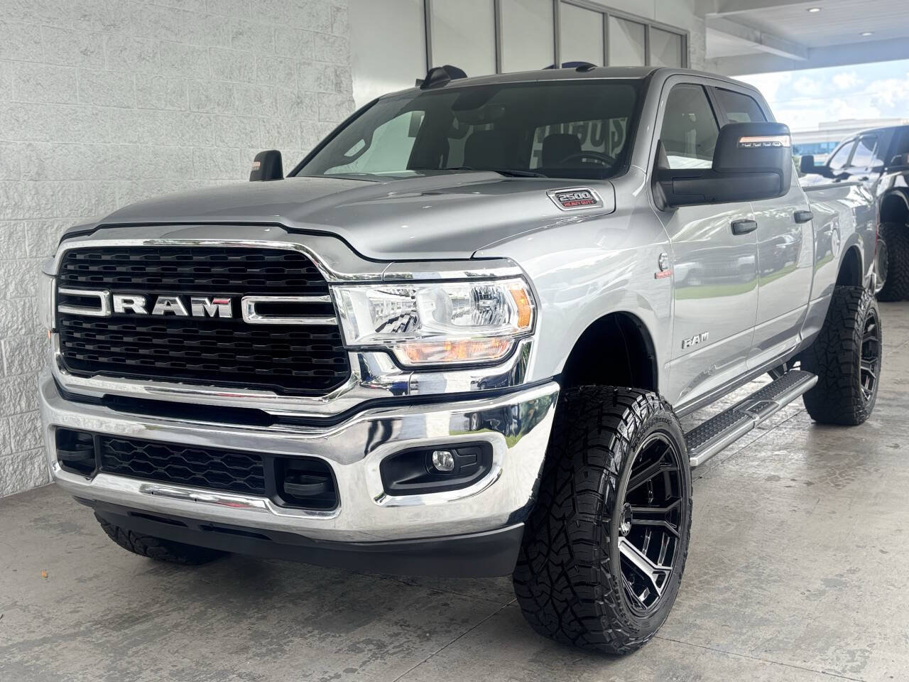 Used 2023 RAM 2500 Big Horn w/ Level 1 Equipment Group AWD/4WD image 2