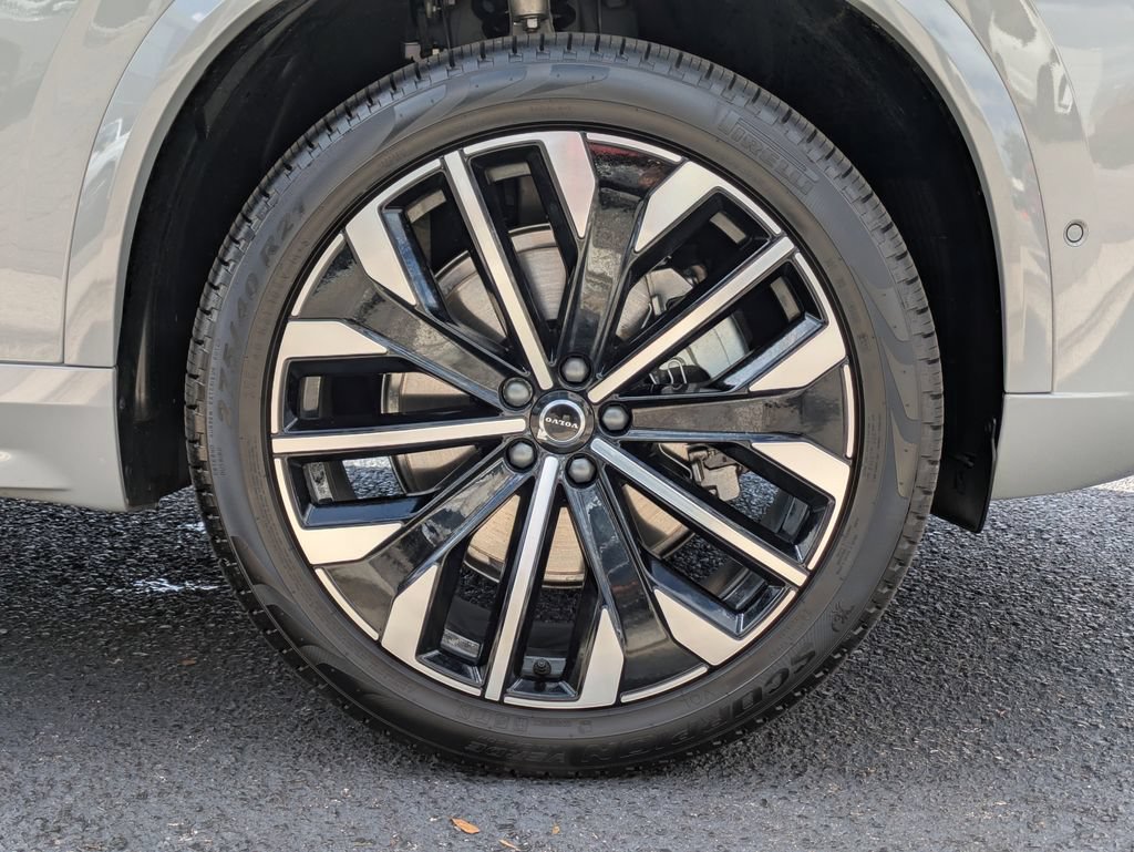 Used 2026 Volvo XC90 B6 Plus w/ Protection Package Premier AWD/4WD image 11