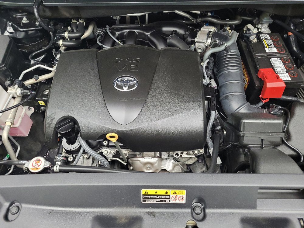 Used 2021 Toyota Highlander L FWD image 30