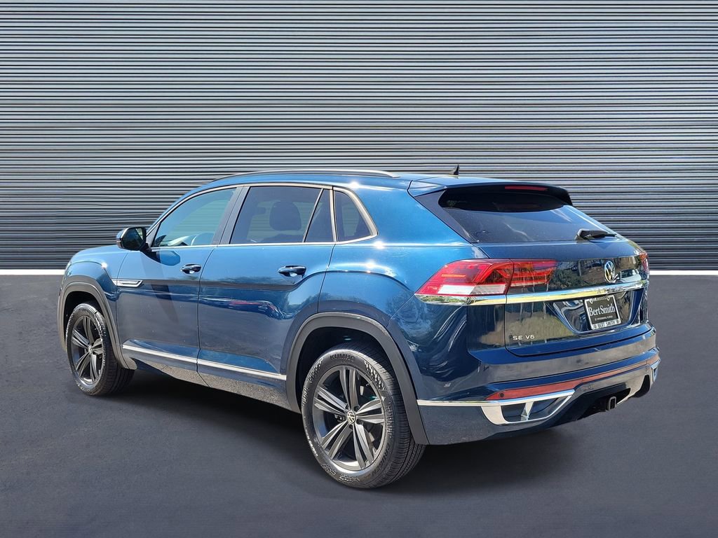 Used 2021 Volkswagen Atlas Cross Sport SE w/ Panoramic Sunroof Package FWD image 4