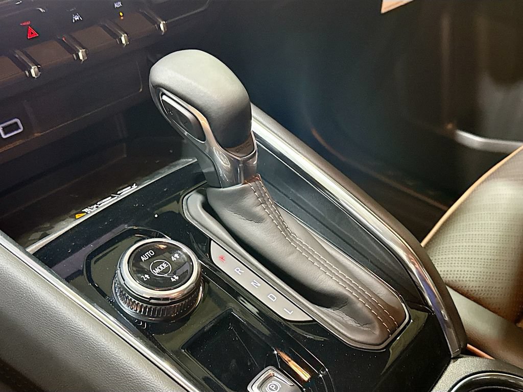 New 2026 GMC Canyon AT4 w/ Technology Plus Package AWD/4WD image 17