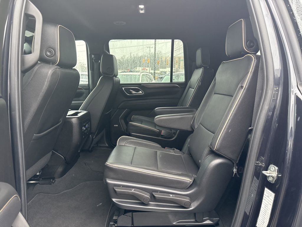 Used 2023 Chevrolet Suburban Premier image 29