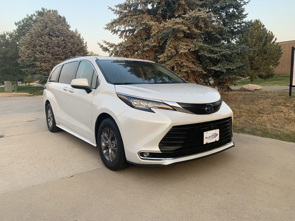 Used 2022 Toyota Sienna XLE