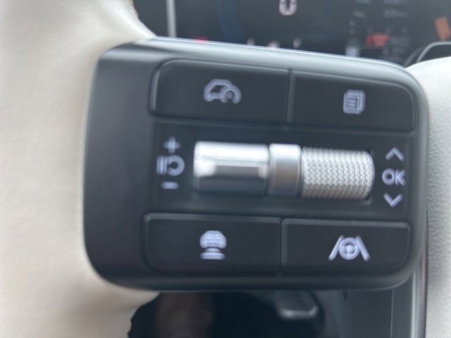 Used 2025 Hyundai Santa Fe SEL image 21