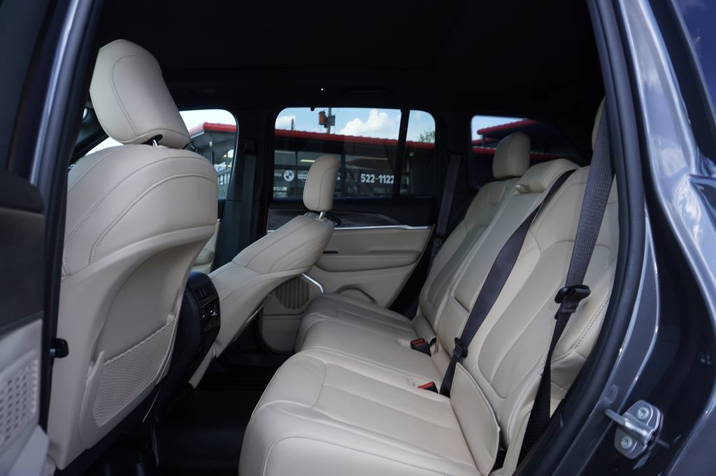 Used 2022 Jeep Grand Cherokee Limited 4xe w/ Luxury Tech Group II AWD/4WD image 26