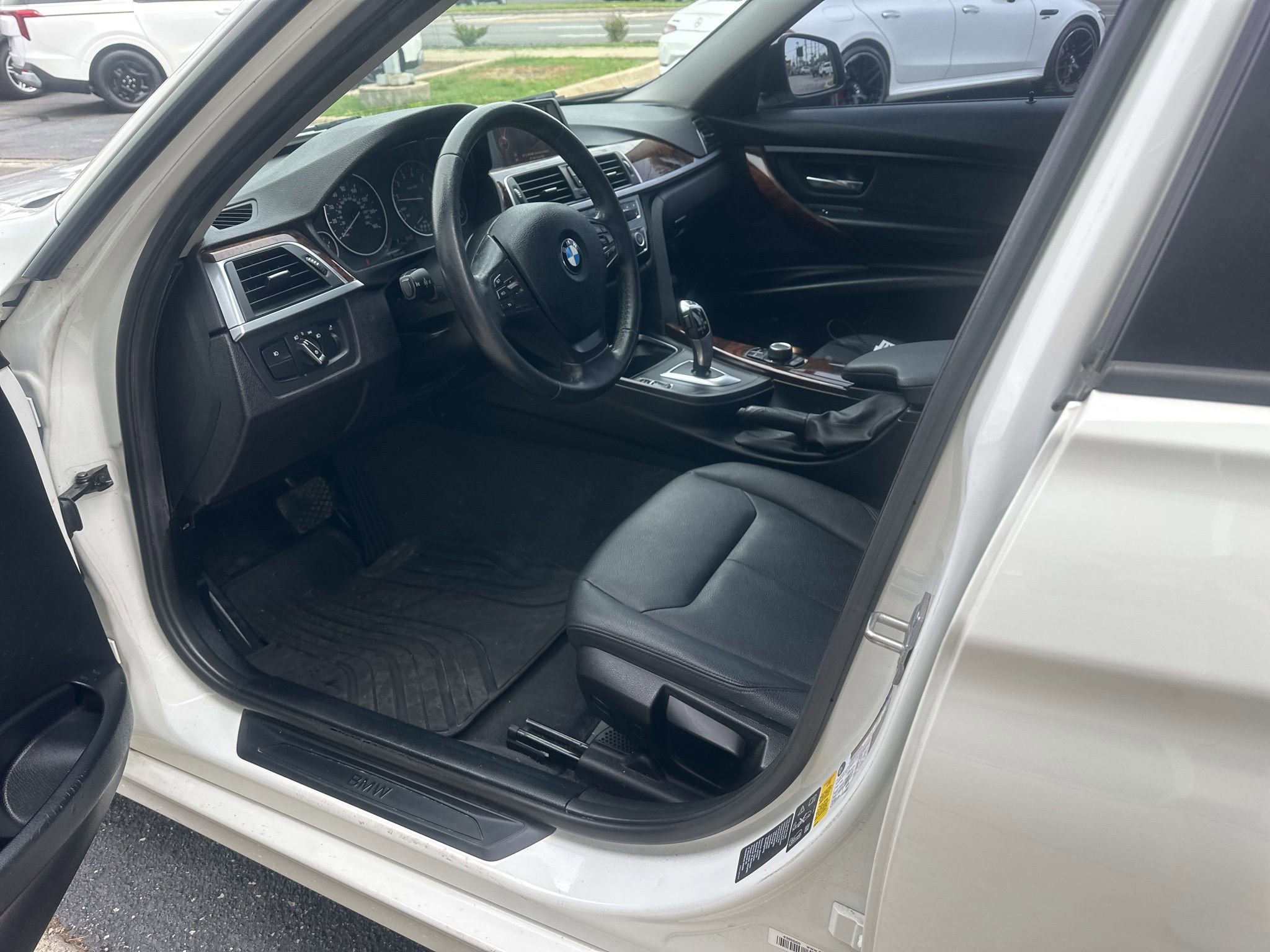 Used 2016 BMW 320i xDrive Sedan AWD/4WD image 16