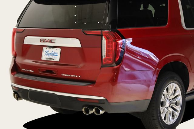 Used 2024 GMC Yukon XL Denali w/ Advanced Technology Package image 7