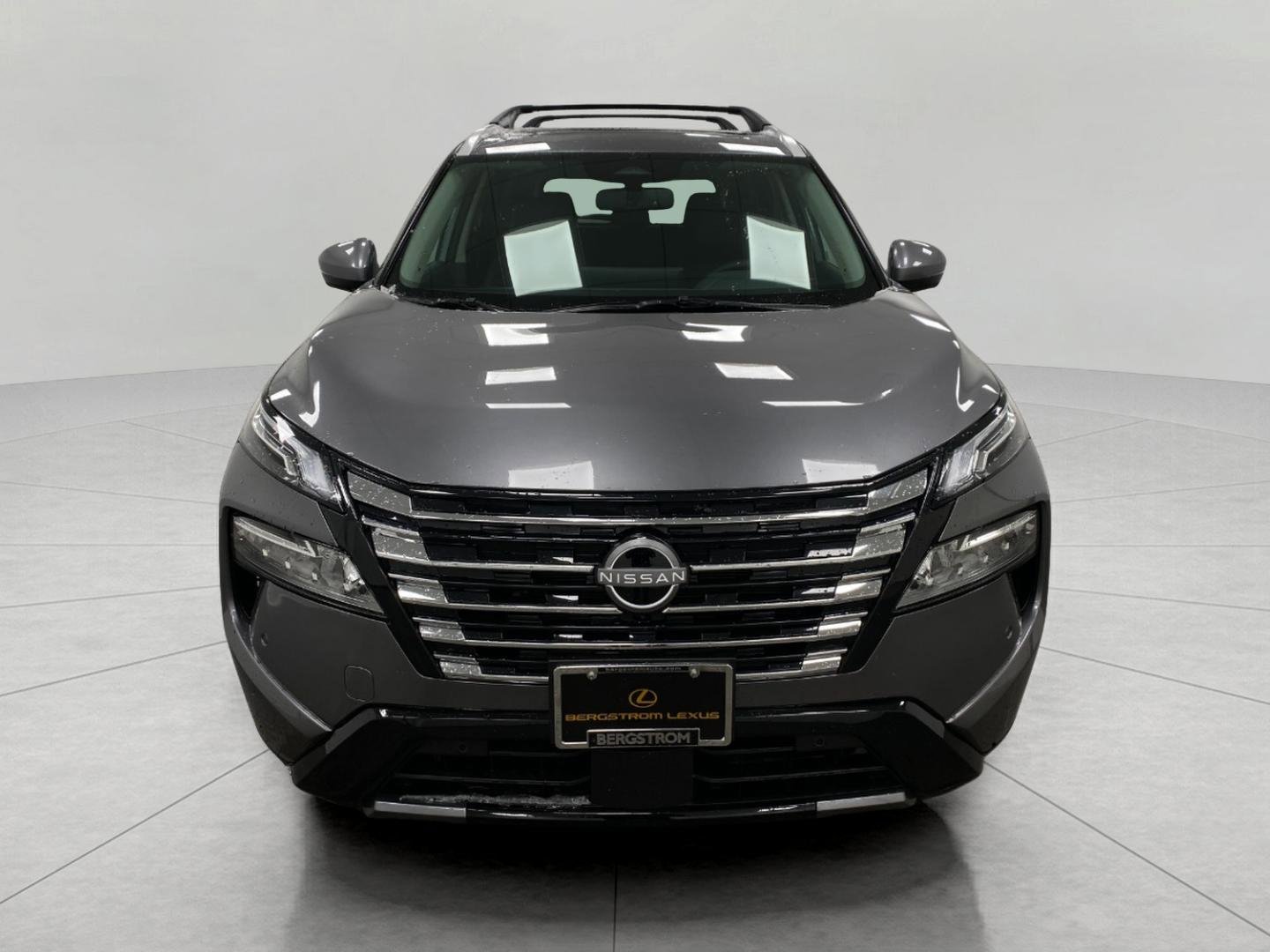 Used 2025 Nissan Rogue Platinum image 12