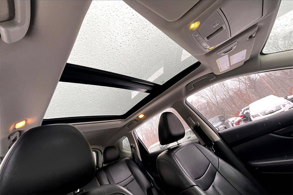 Used 2017 Nissan Rogue SL image 25