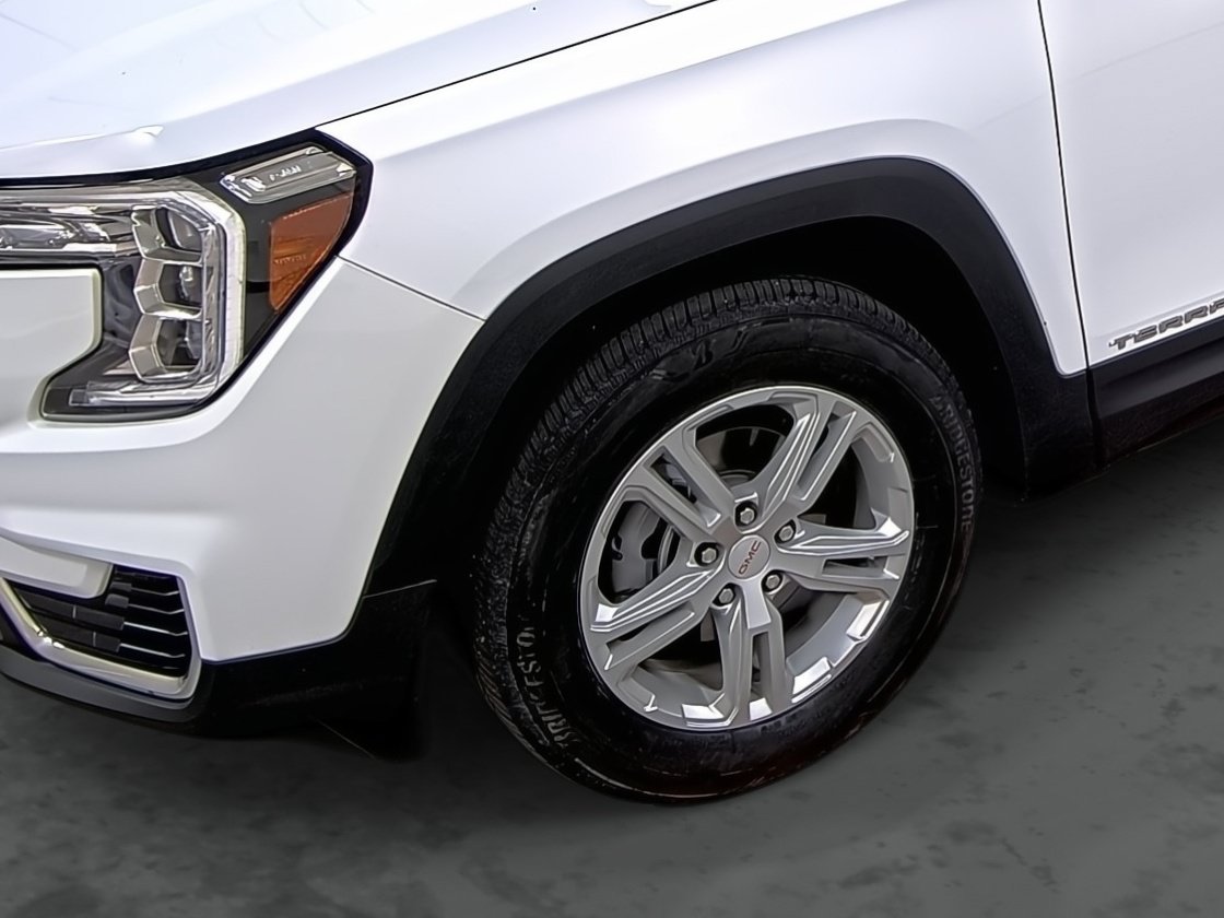 Used 2024 GMC Terrain SLE w/ Driver Convenience Package AWD/4WD image 7