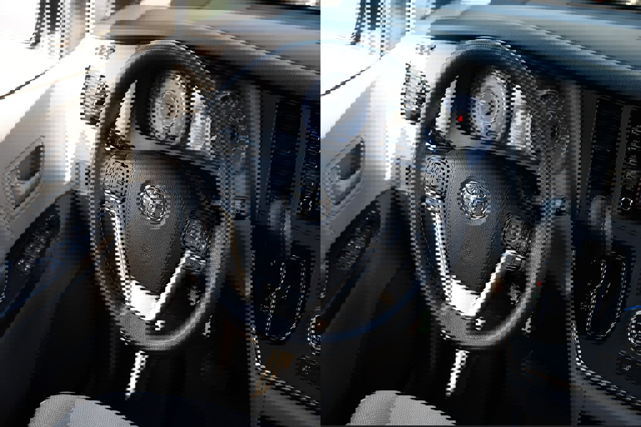 Used 2019 Toyota Sienna L image 35