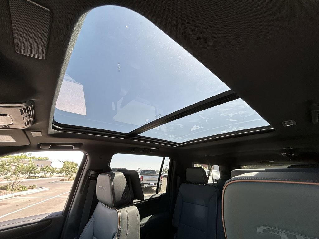New 2026 GMC Yukon XL AT4 w/ AT4 Premium Plus Package AWD/4WD image 19