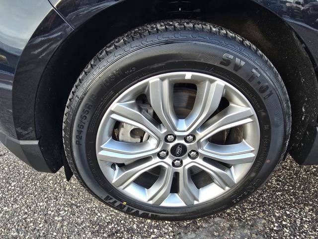 Used 2024 Ford Edge Titanium image 31