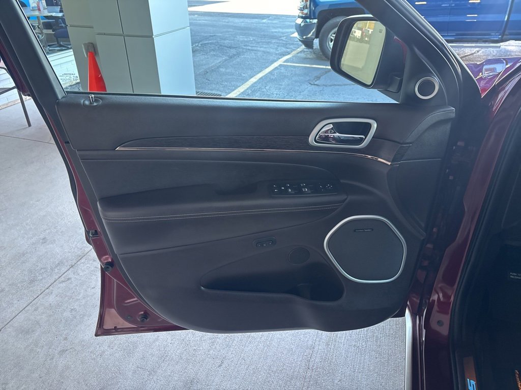 Used 2018 Jeep Grand Cherokee Summit image 6
