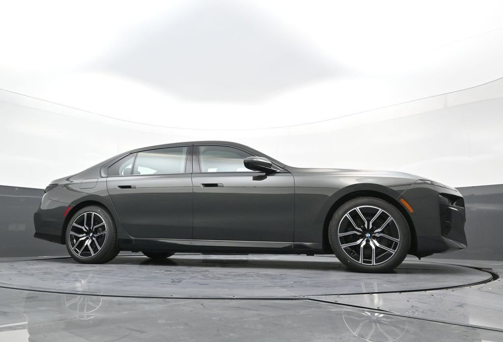 New 2026 BMW 750e xDrive image 23