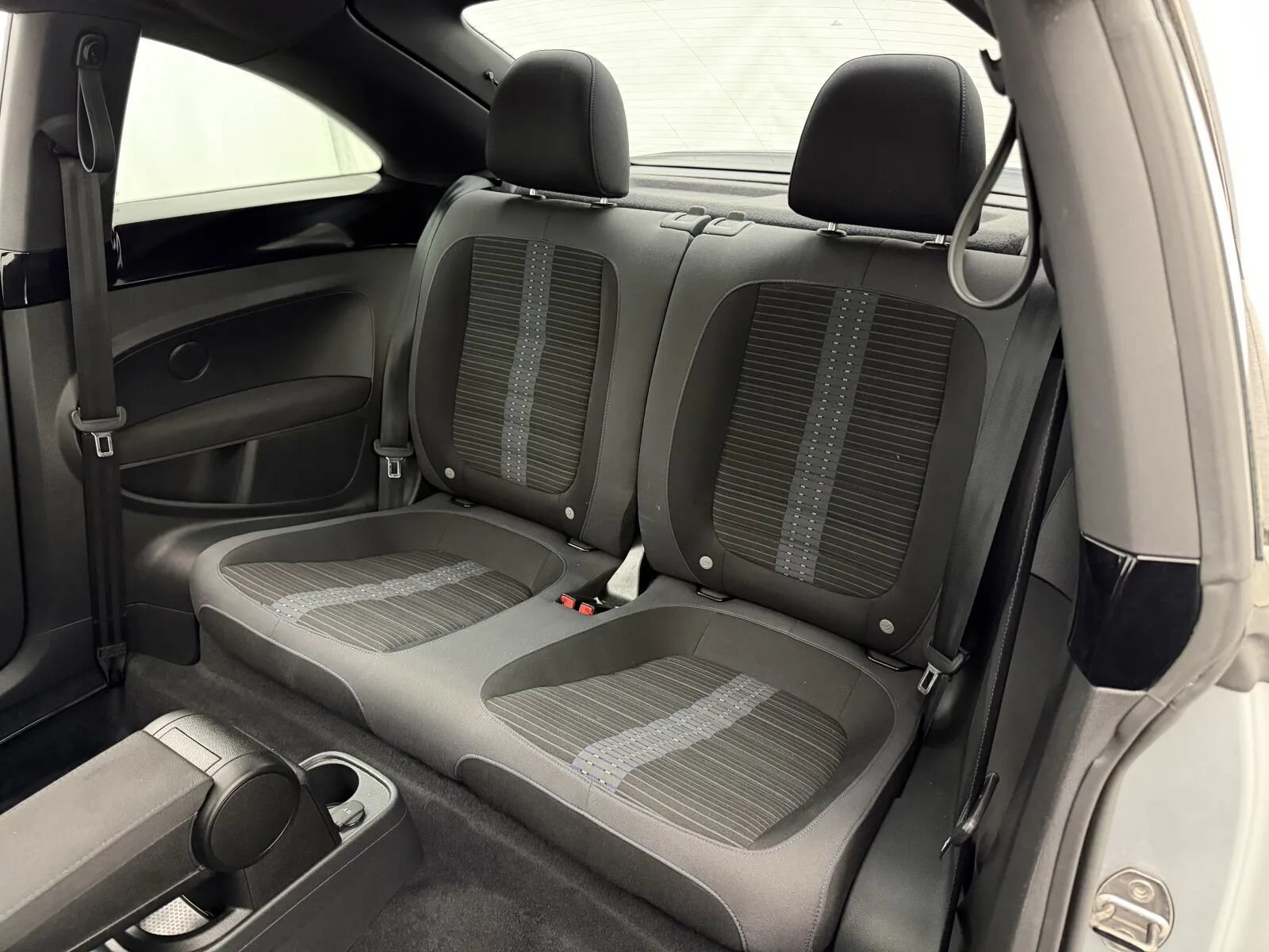 Used 2013 Volkswagen Beetle Turbo FWD image 24