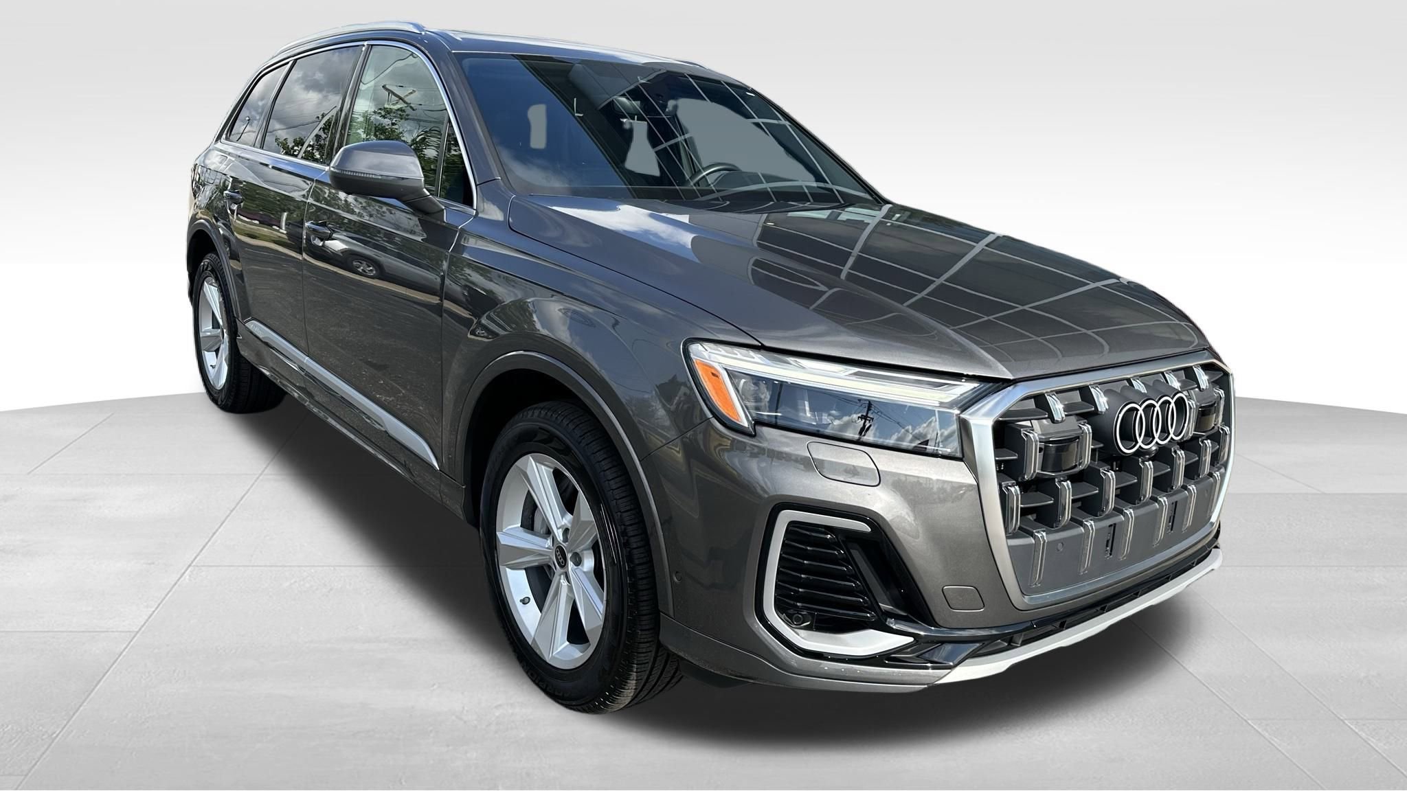 Used 2025 Audi Q7 2.0T Premium w/ Convenience Package image 8