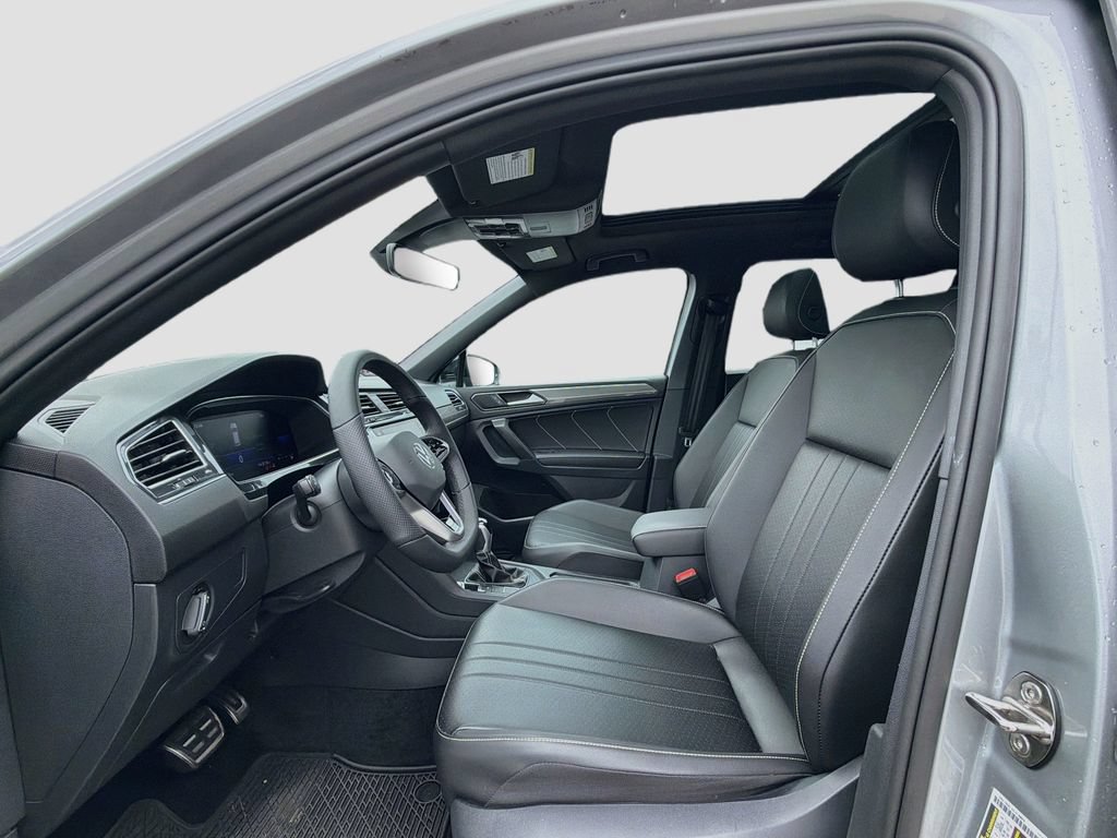 Used 2022 Volkswagen Tiguan SE R-Line FWD image 22