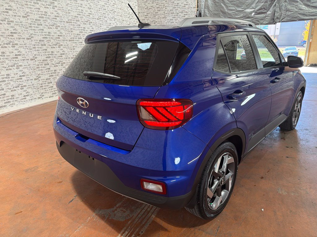 Certified 2024 Hyundai Venue Limited FWD image 7
