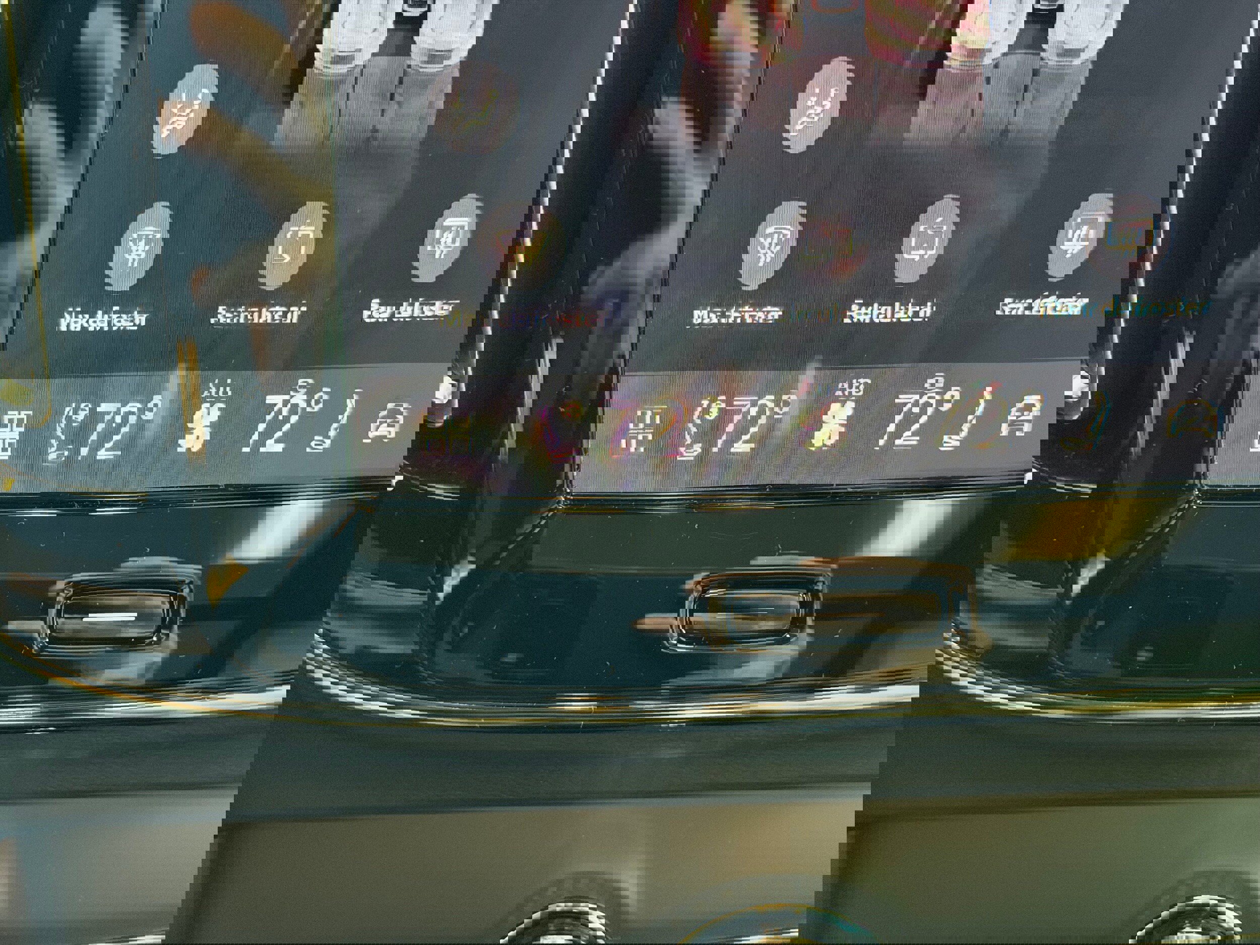 New 2026 Volvo EX40 Plus w/ Climate Package image 18