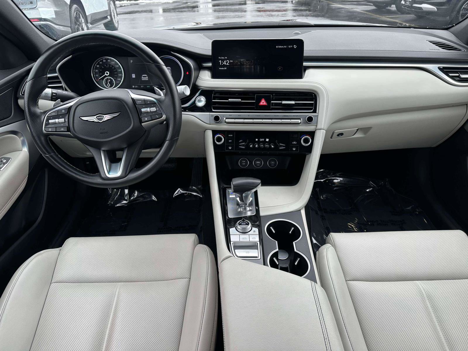 Used 2024 Genesis G70 2.5T image 12