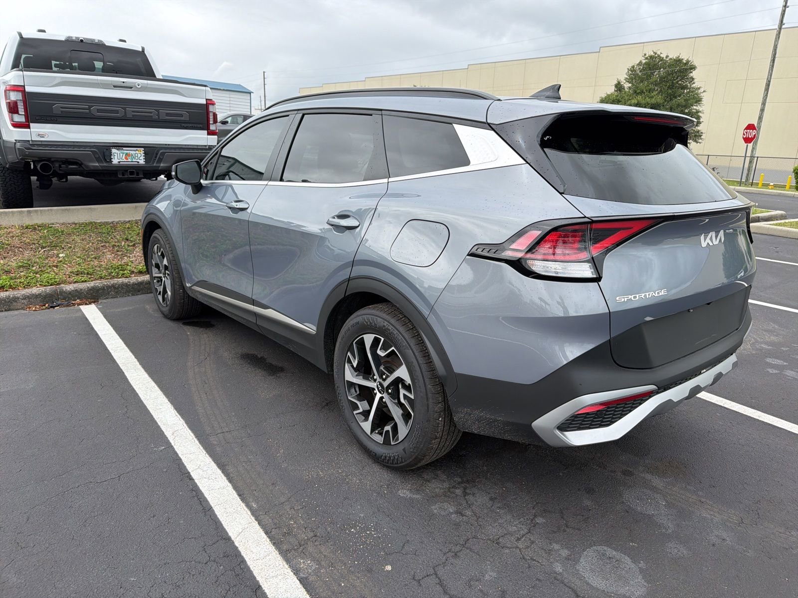 Used 2025 Kia Sportage EX w/ Premium Package image 7