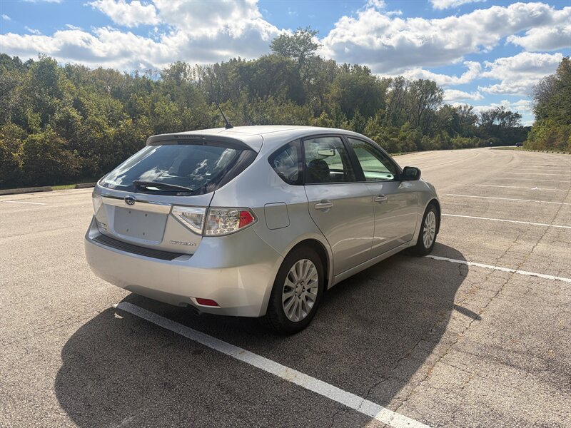 Used 2010 Subaru Impreza 2.5i Premium AWD/4WD image 3