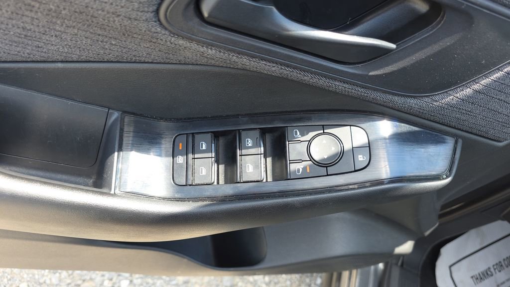 Used 2023 Nissan Rogue S FWD image 12