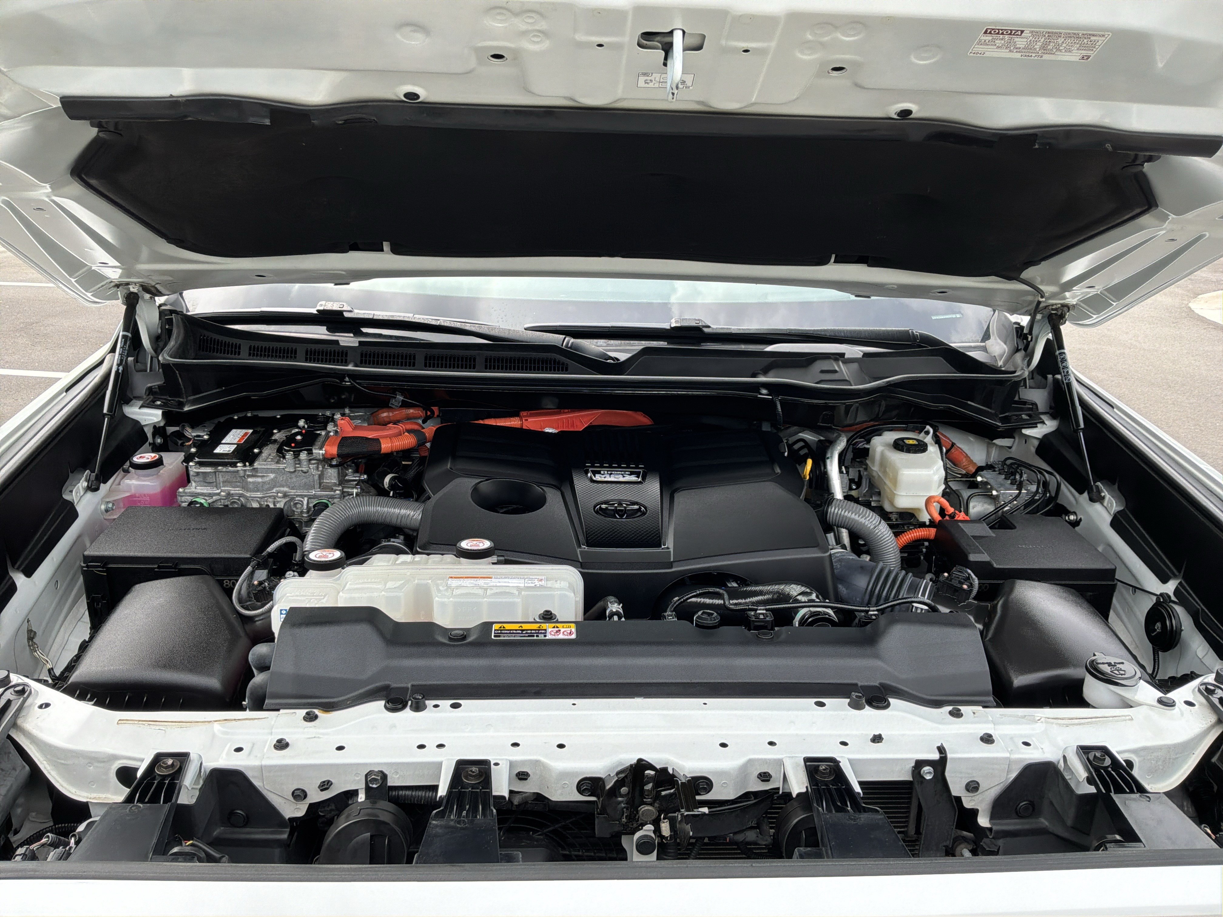 Used 2024 Toyota Tundra Capstone AWD/4WD image 33