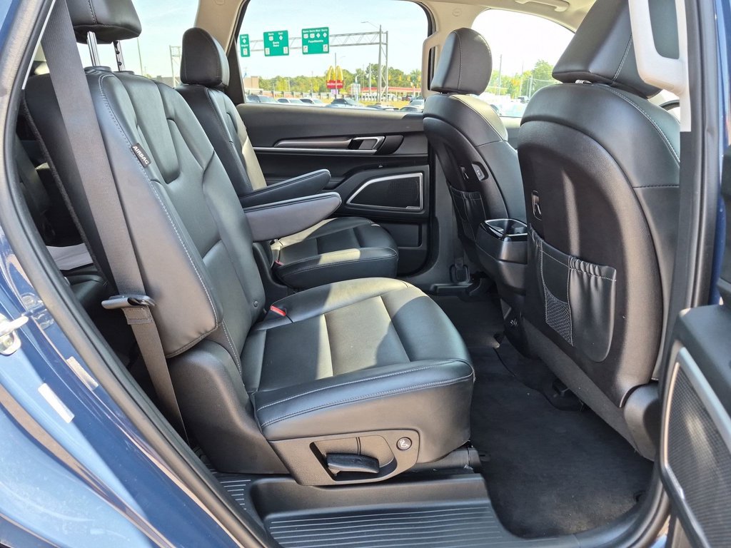 Used 2025 Kia Telluride S FWD image 35