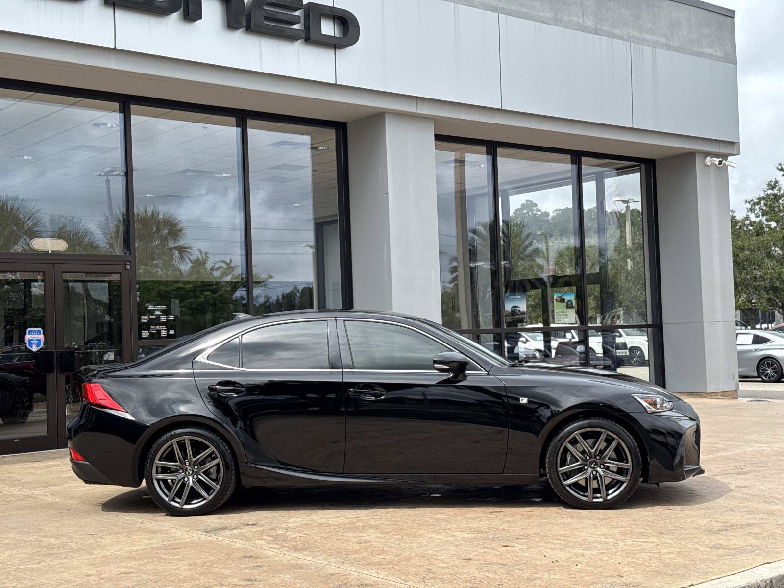 Used 2018 Lexus IS 350 F Sport RWD image 2