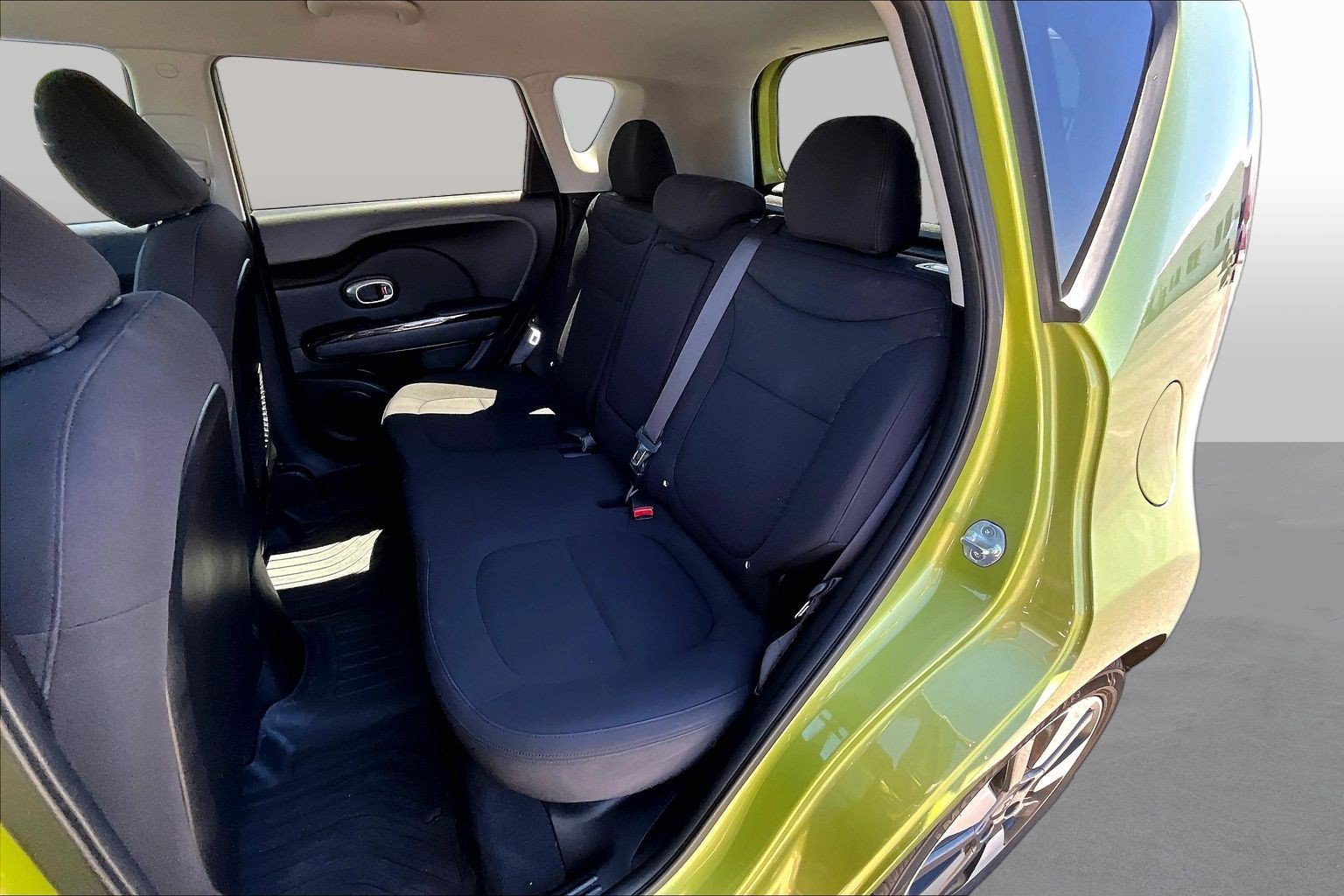 Used 2015 Kia Soul ! FWD image 22