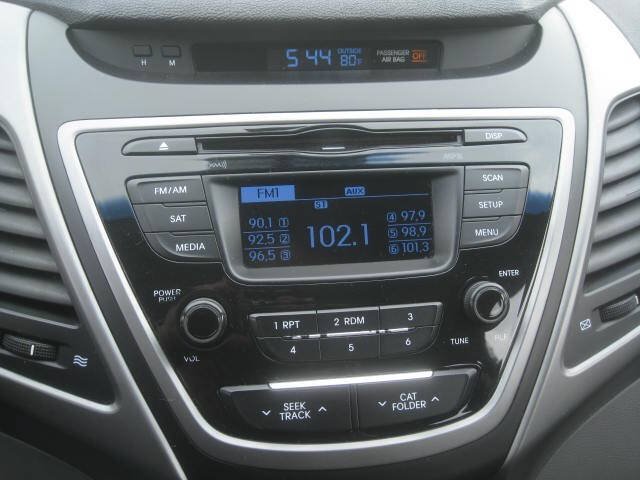 Used 2016 Hyundai Elantra SE FWD image 17