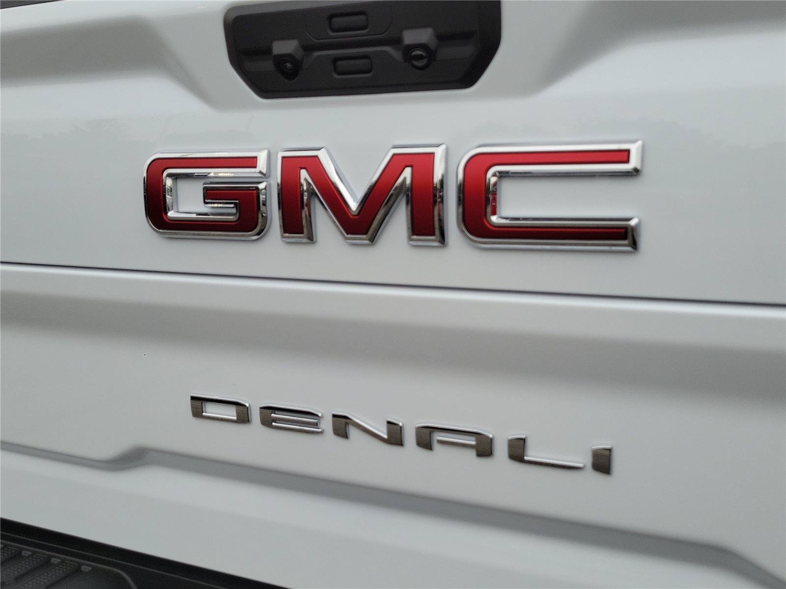 New 2026 GMC Sierra 2500 Denali w/ Denali Reserve Package AWD/4WD image 6