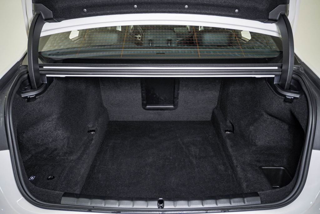 Used 2025 BMW 740i xDrive image 31