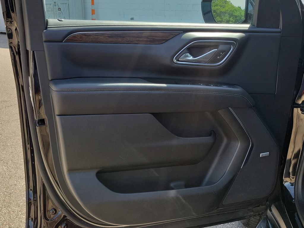 Used 2024 Chevrolet Tahoe Premier AWD/4WD image 19